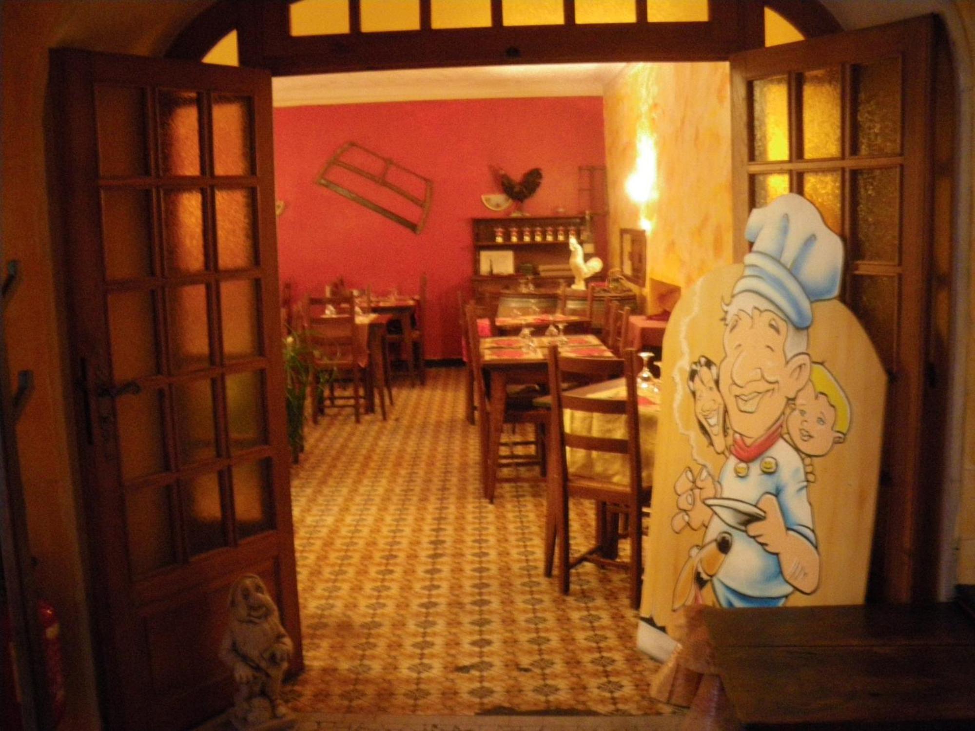 Hotel Restaurant Du Lion D'Or Château-Chinon المظهر الخارجي الصورة