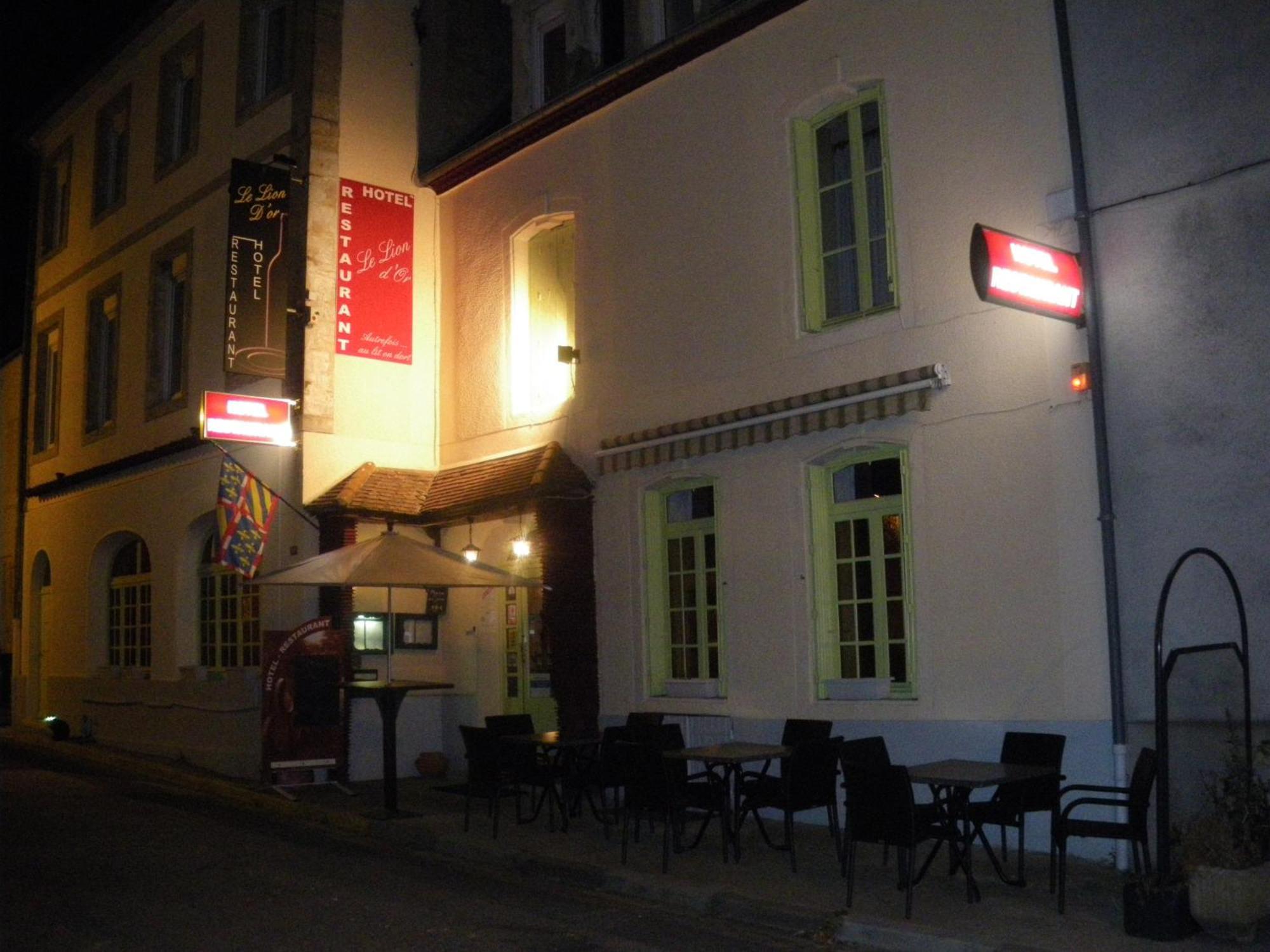 Hotel Restaurant Du Lion D'Or Château-Chinon المظهر الخارجي الصورة
